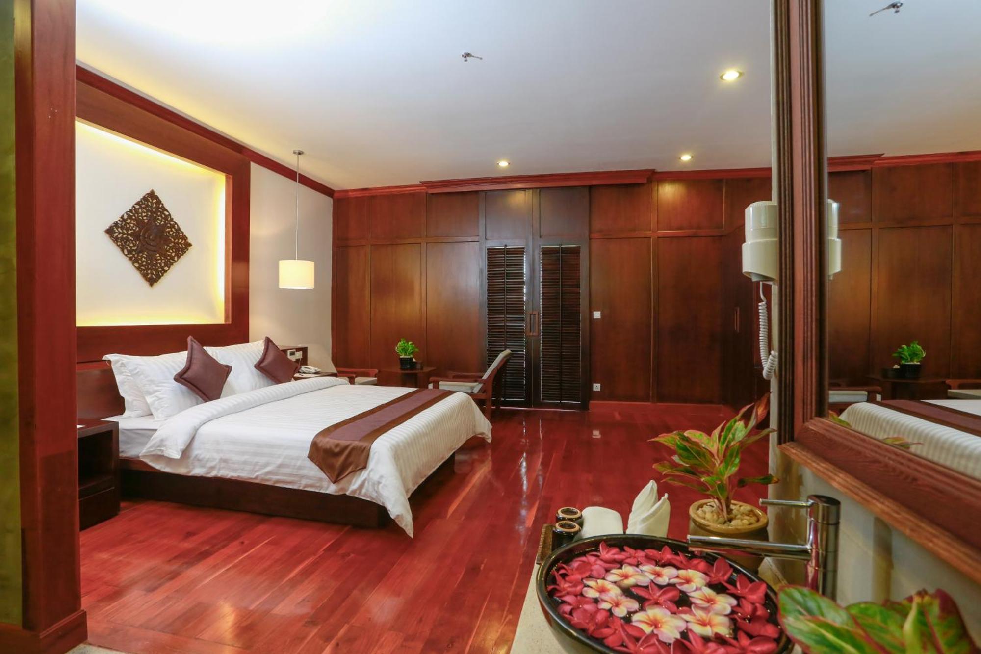เดอะ มูน เรสซิเดนซ์ แอนด์ สปา Hotel เสียมราฐ ภายนอก รูปภาพ